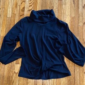 Black lululemon top! Size 10
